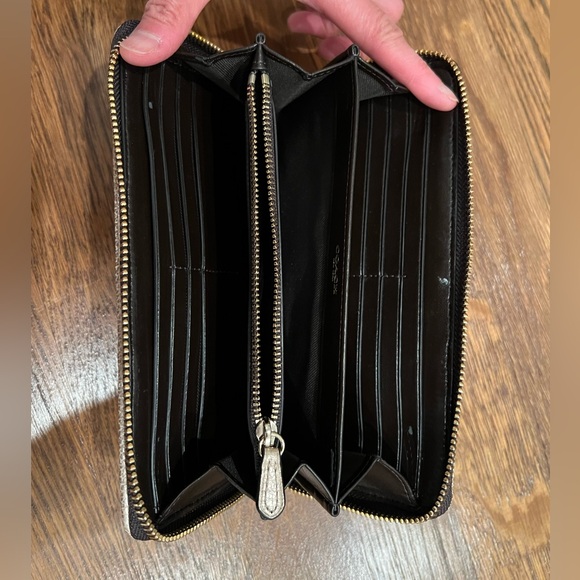 Coach metallic gold zip around wallet - Picture 6 of 13